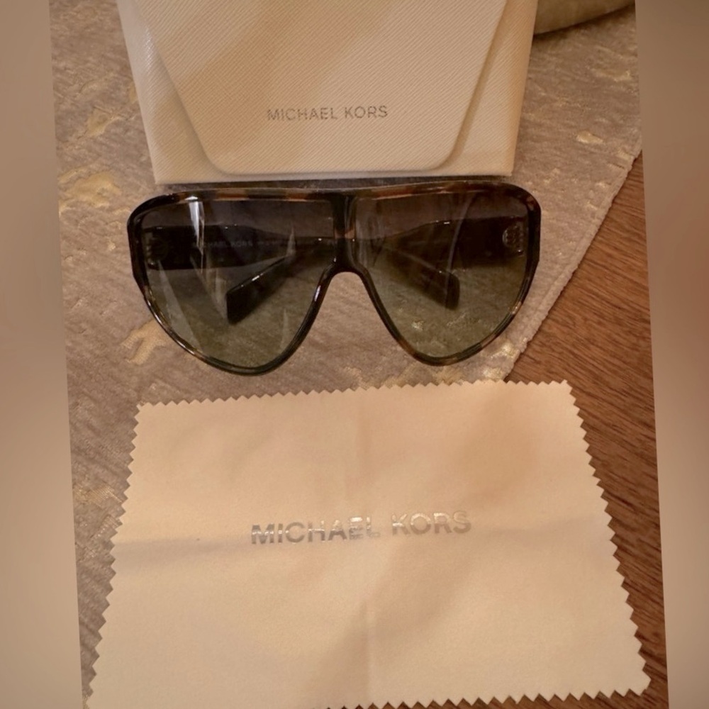 Michael Kors BRAND NEW Empire Shield sunglasses